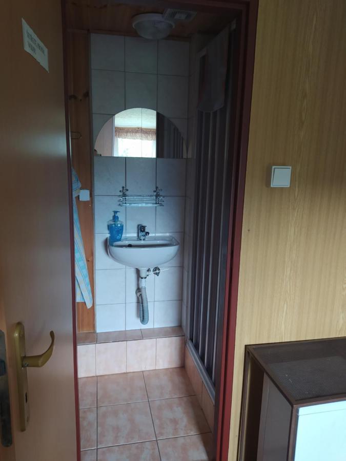 Penzion Kobr Pec pod Sněžkou Kültér fotó